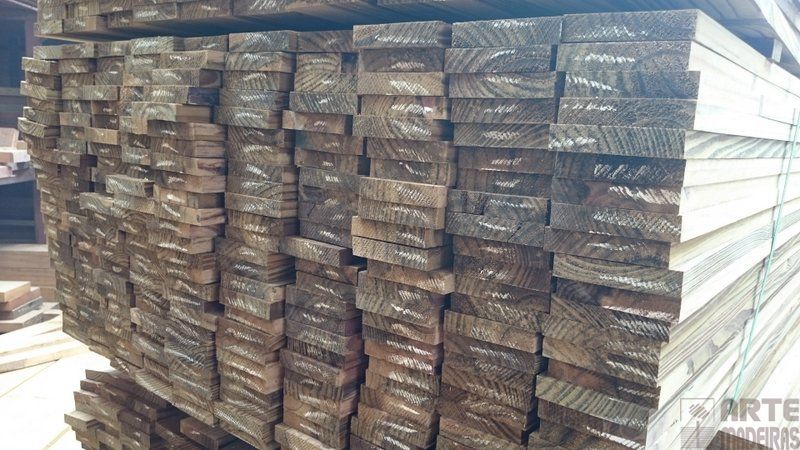 Pinus para concreto aparente: garanta segurança na sua construção